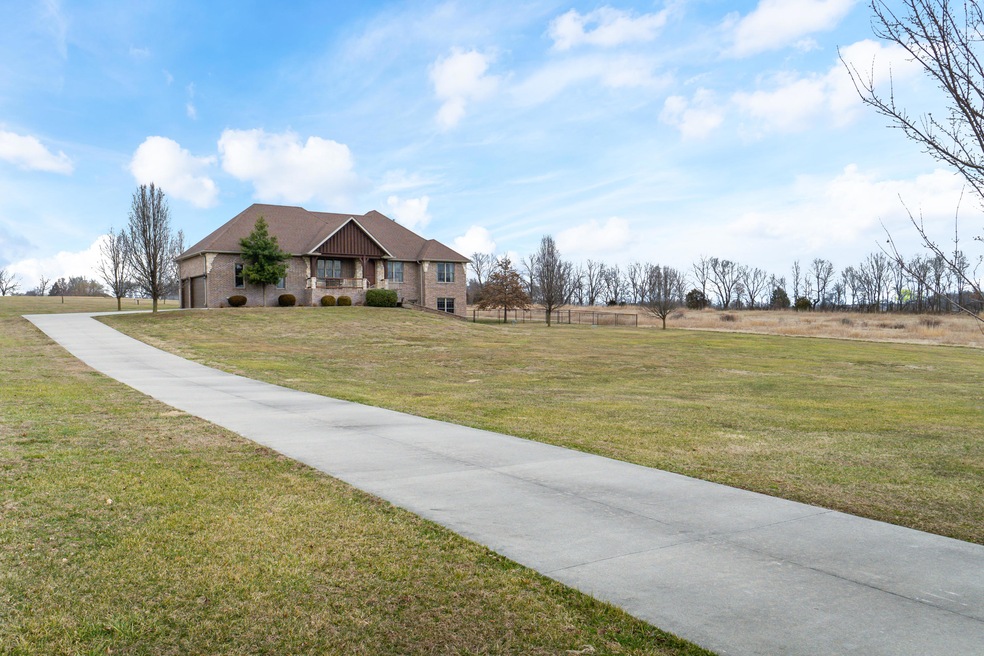 301 Briar Ridge Ct, Nixa, MO 65714 - photo 1