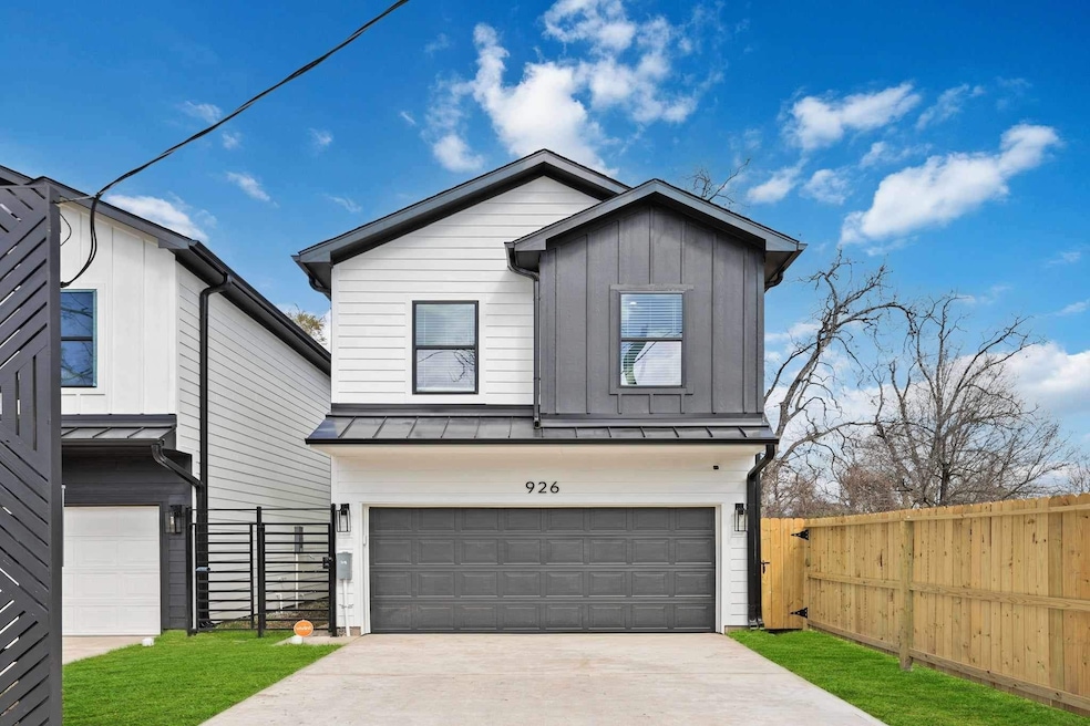 926 Granville Dr, Houston, TX 77091 - photo 1