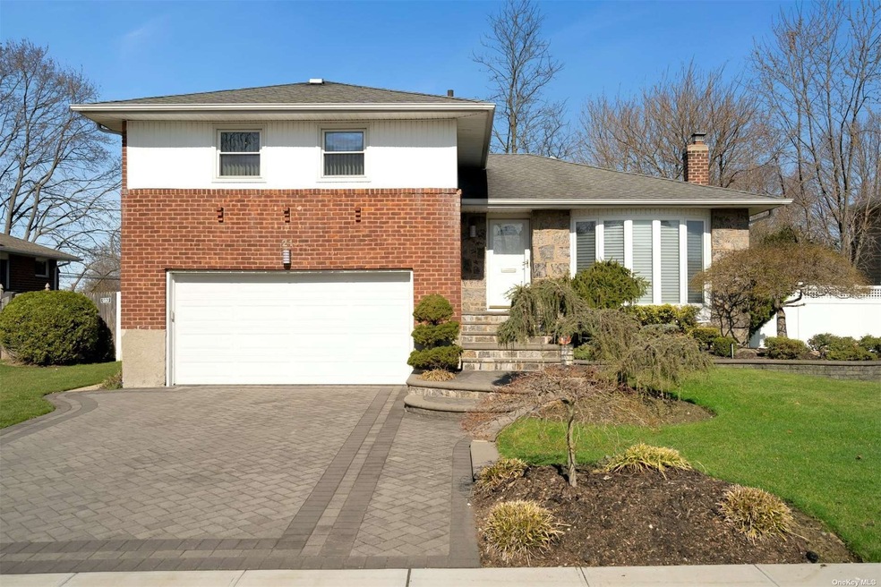 21 Theodore Dr, Plainview, NY 11803 - photo 1