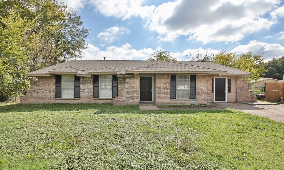 807 Grenshaw St, Houston, TX 77088 - photo 1