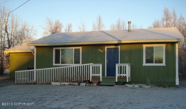 689 E Eklutna Front