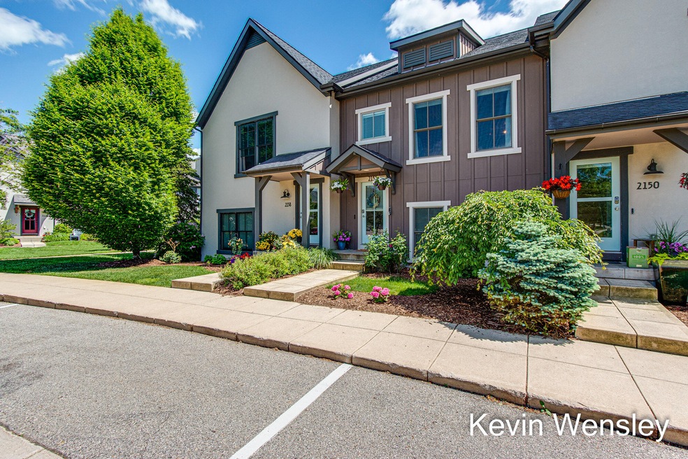 2154 New Town Dr NE unit 25, Grand Rapids, MI 49525 - photo 1