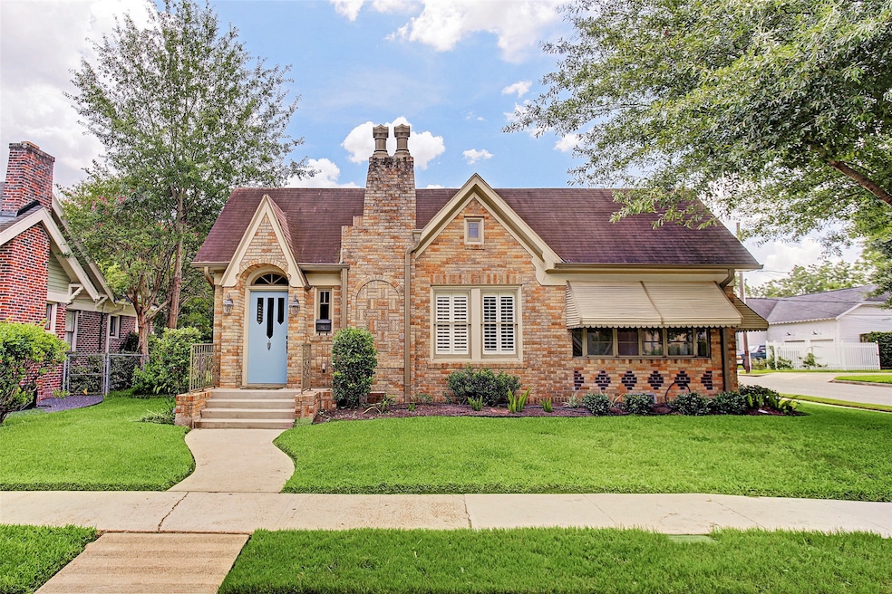 836 W Temple St, Houston, TX 77009 - photo 1