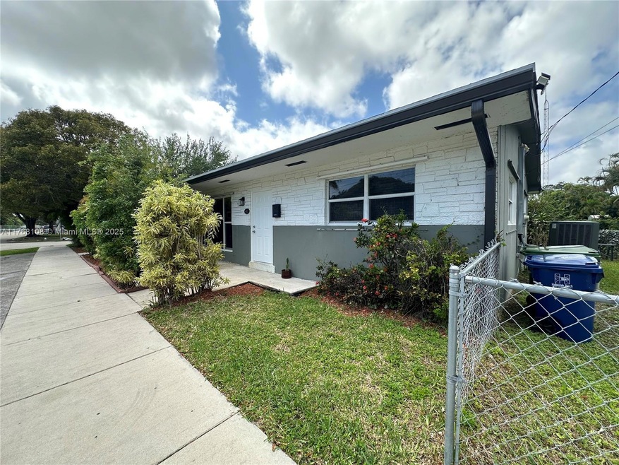 402 SW 8th St unit 2, Hallandale Beach, FL 33009 - photo 1