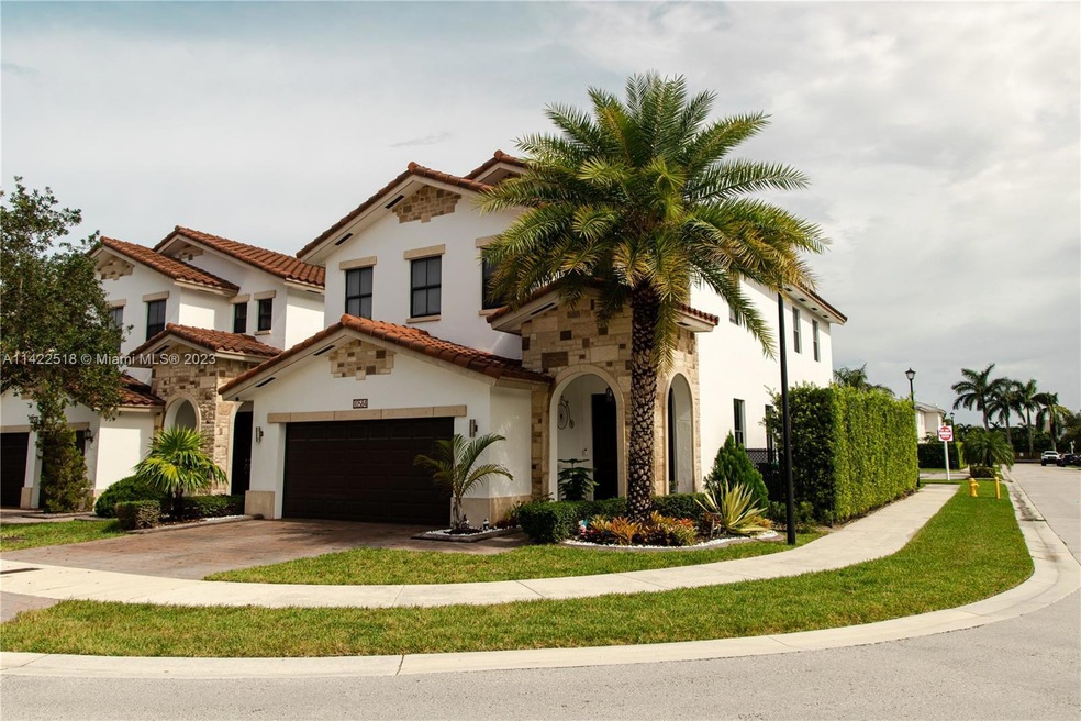 10584 NW 70th Ln, Doral, FL 33178 - photo 1