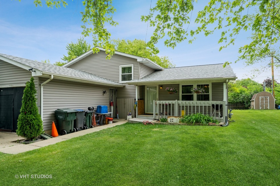 315 Baldwin Ave, Waukegan, IL 60085 - photo 1