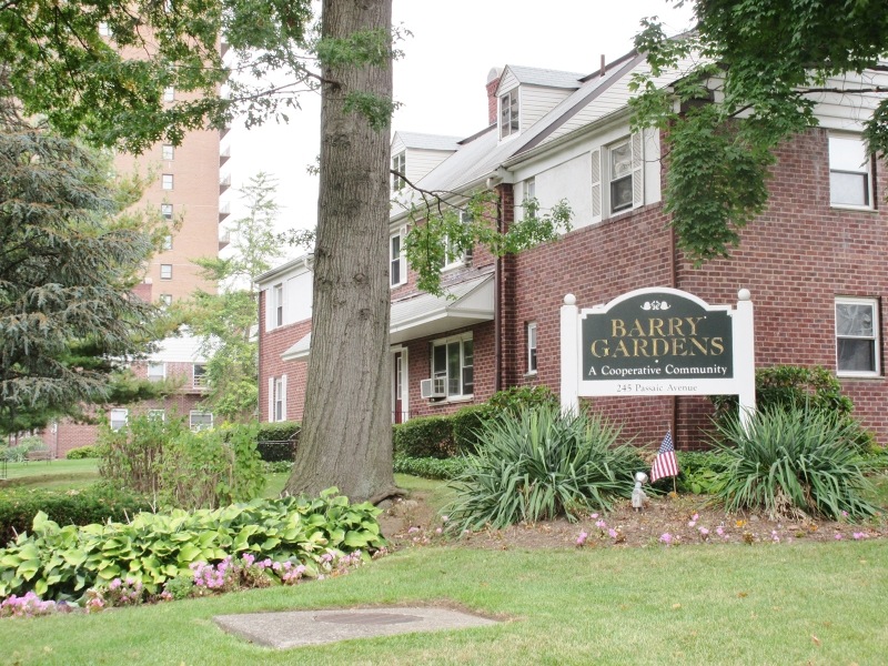 245 E8 Passaic Ave unit E 8, Passaic City, NJ 07055 - photo 1