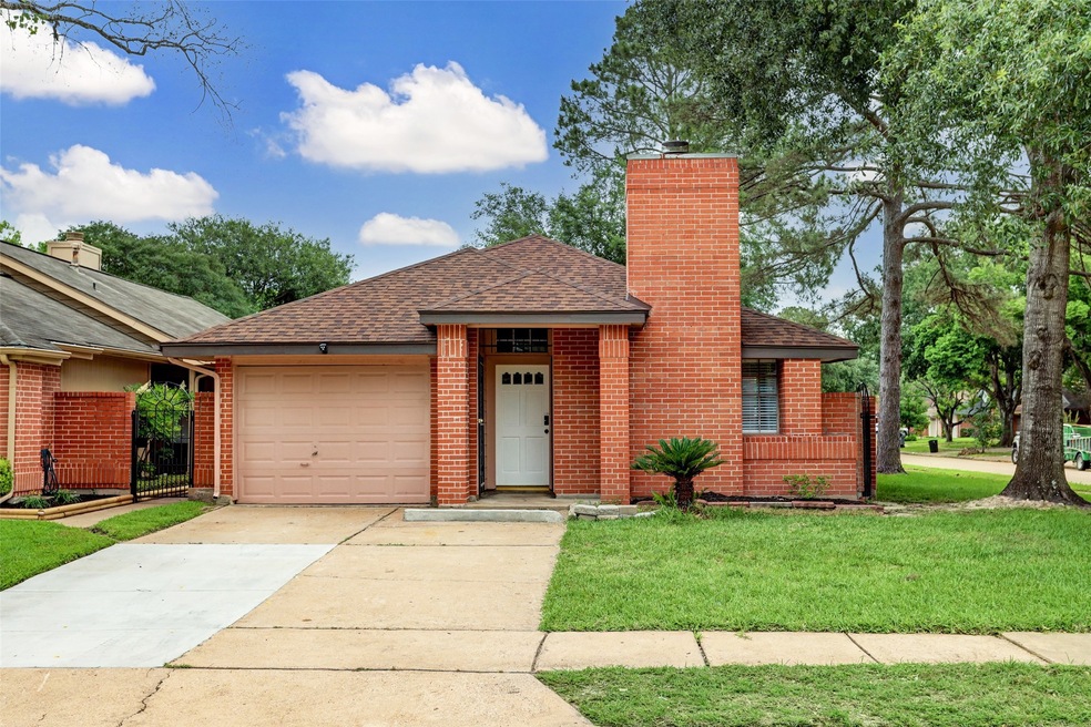 16102 Springbank Dr, Houston, TX 77095 - photo 1