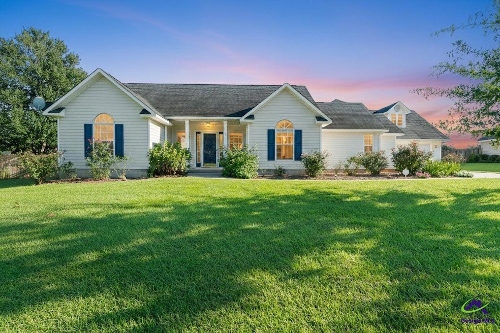 102 Meadow Ct, Warner Robins, GA 31088 - photo 1