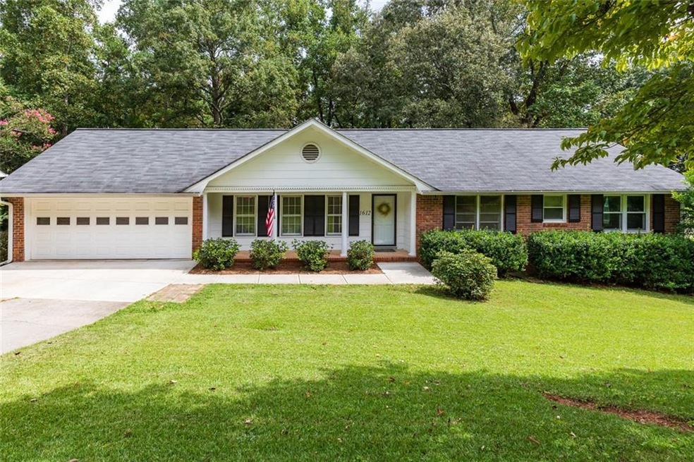 Picture Perfect Ranch Style Home in Parkview Distr