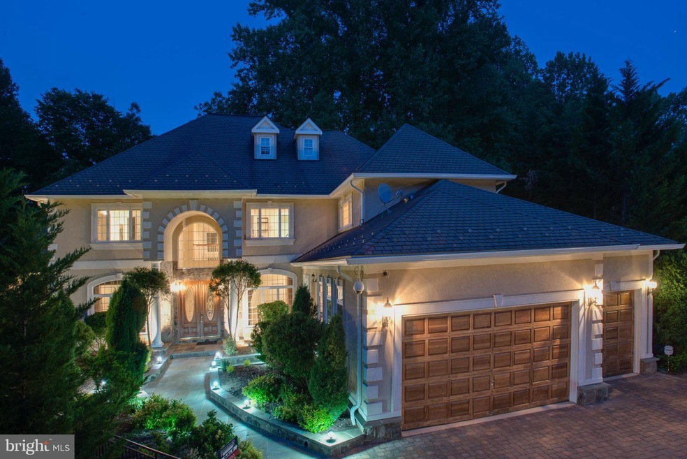 8142 Old Dominion Dr, McLean, VA 22102 - photo 1