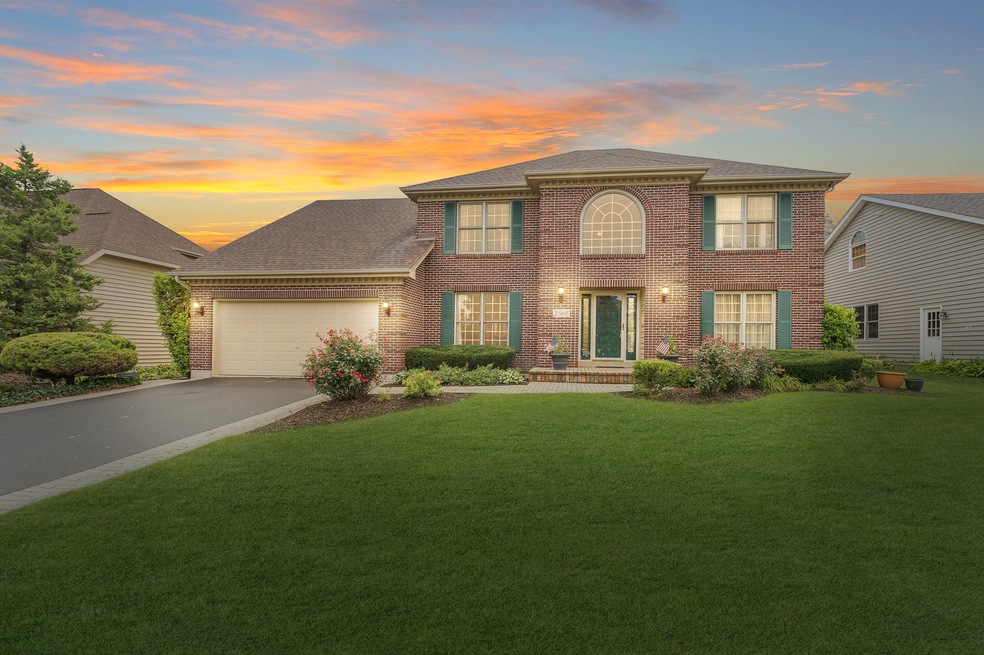 2568 Bangert Ln, Naperville, IL 60564 - photo 1