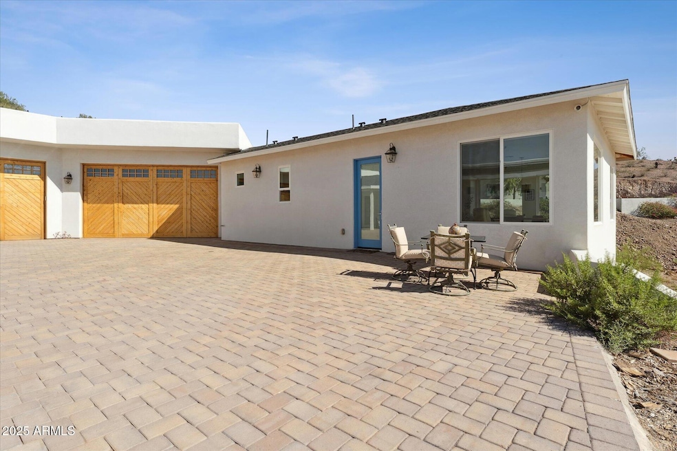 221 W Jomax Rd unit 1, Phoenix, AZ 85085 - photo 1