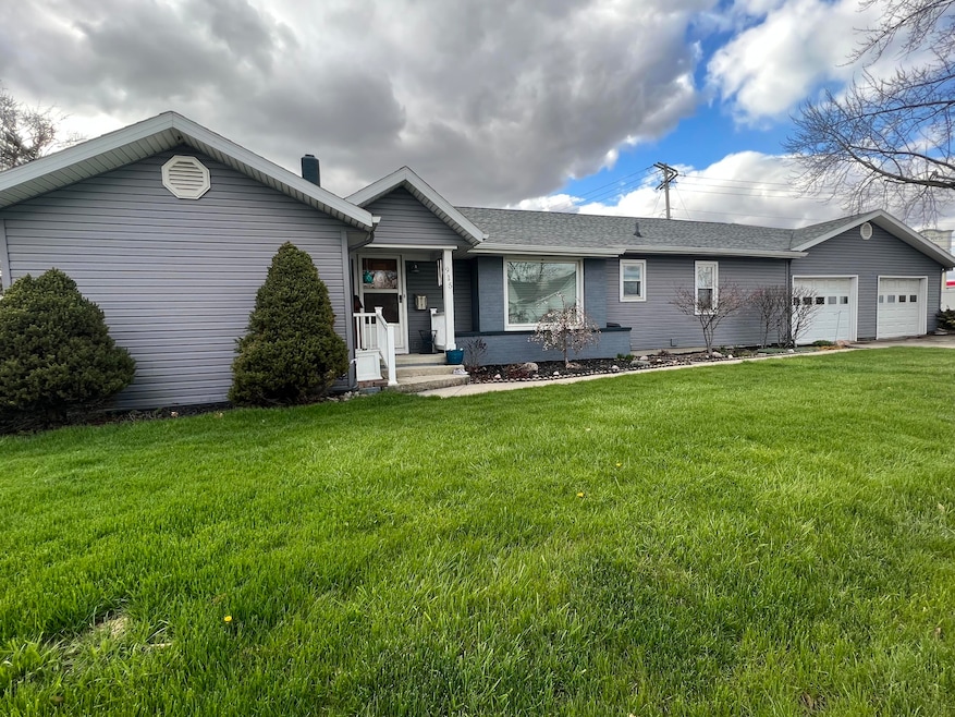 915 N Spruce St, Saint Marys, OH 45885 - photo 1