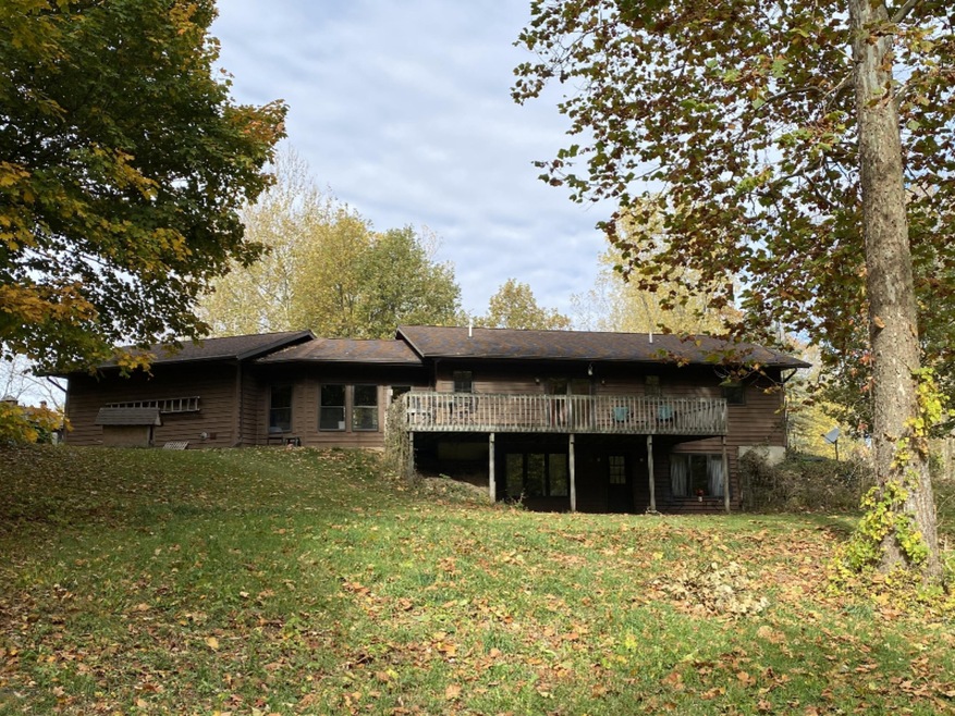 2131 W Burt (42)