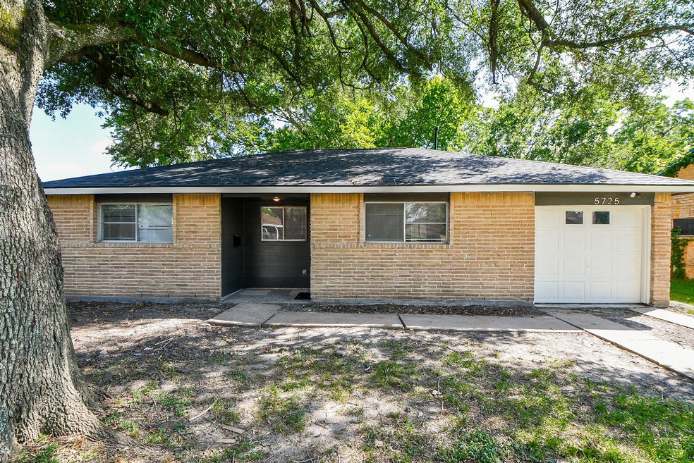 5725 Arthington St, Houston, TX 77053 - photo 1