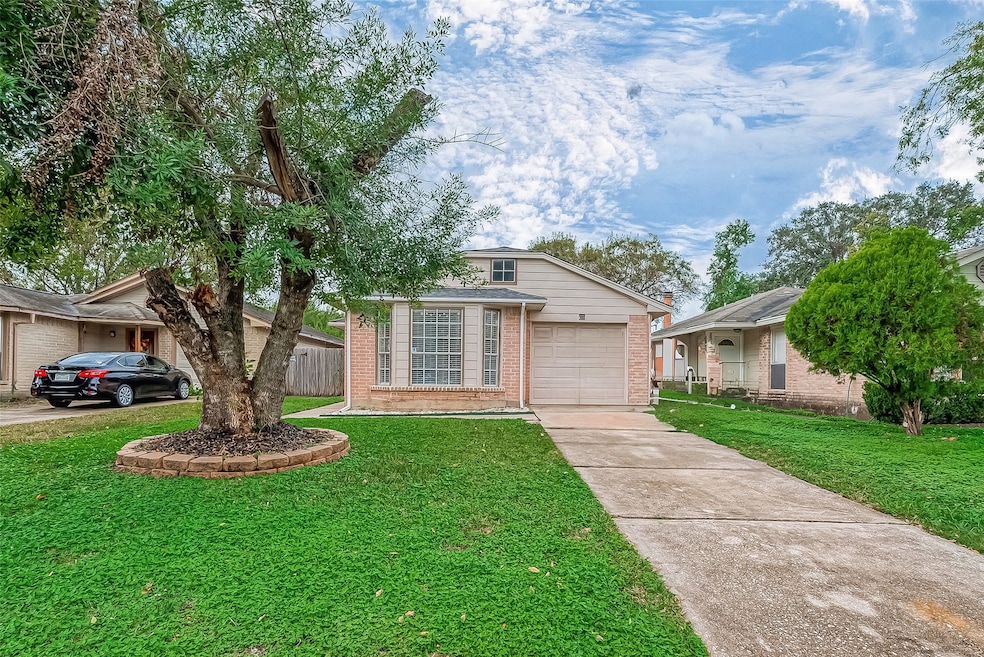 11009 Threeawn Ct, Houston, TX 77086 - photo 1