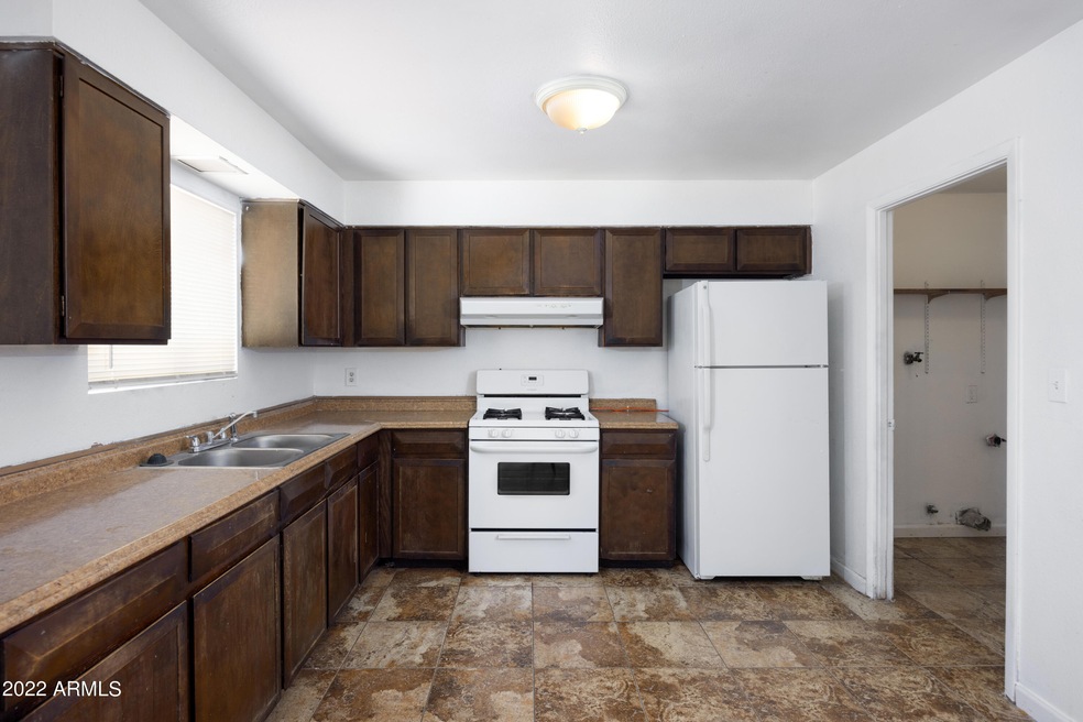 4821 W Almeria Rd, Phoenix, AZ 85035 - photo 1