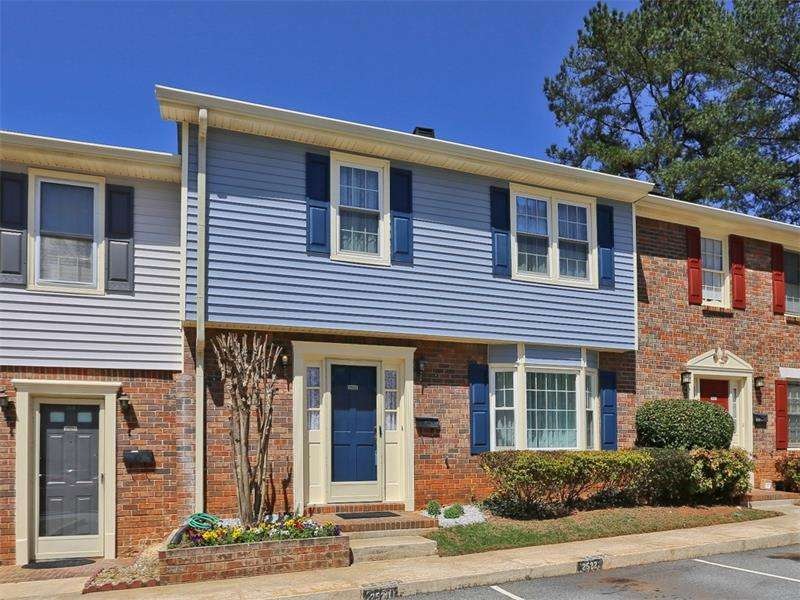 Charming townhome in great Tucker community!