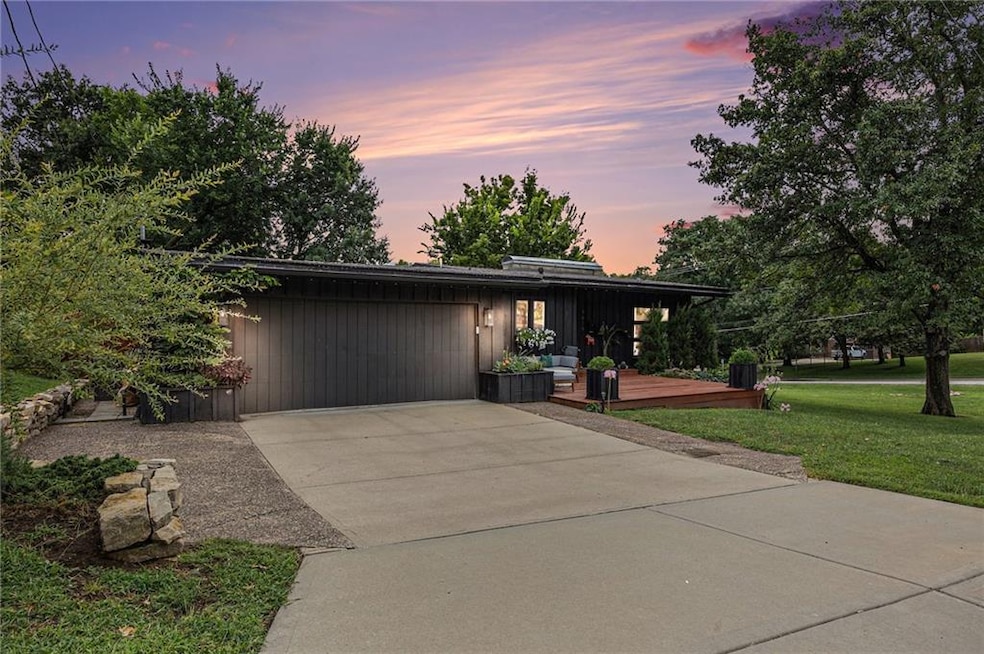 9619 W 57th Place, Shawnee, KS 66203 - photo 1