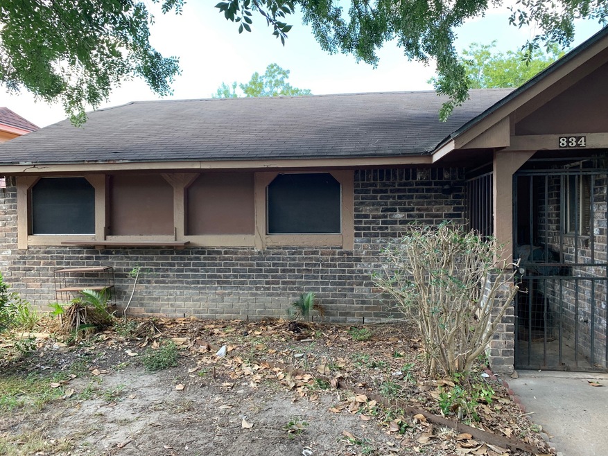 834 Ellington St, Houston, TX 77088 - photo 1