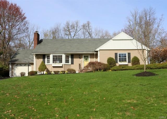 338 Deer Track Ln, Valley Cottage, NY 10989 - photo 1