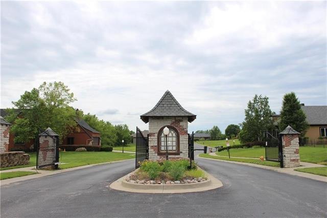2041 Chateau Place, Raymore, MO 64083 - photo 1