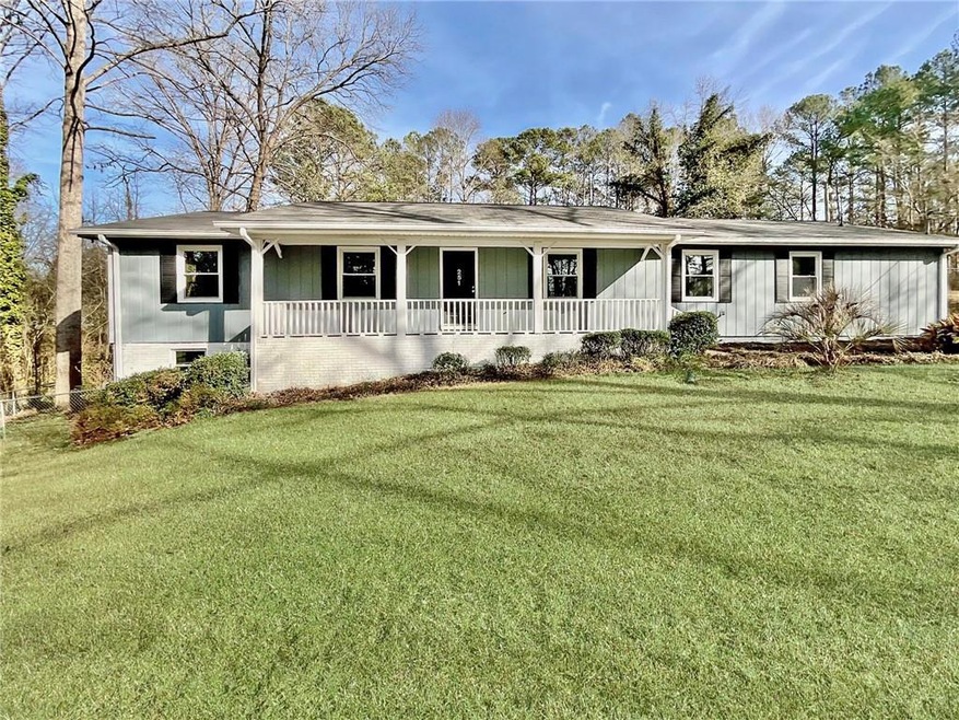 251 Hillcrest Dr, Stockbridge, GA 30281 - photo 1