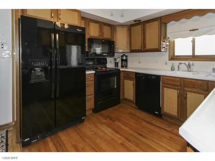 3941 E 26th St, Des Moines, IA 50317 - photo 1