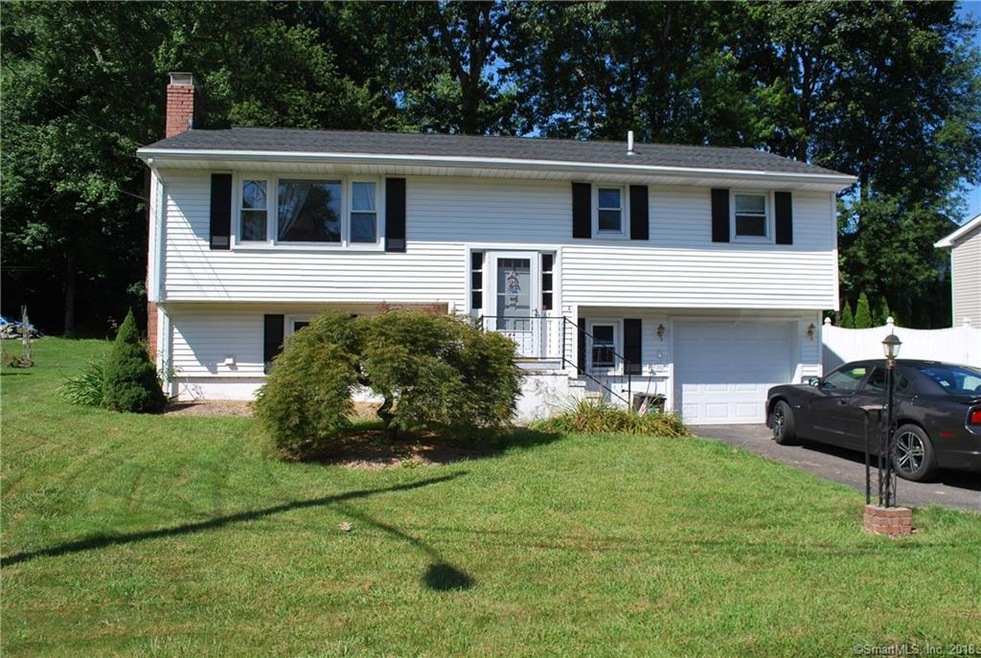 67 Old Colony Dr, Waterbury, CT 06708 - photo 1