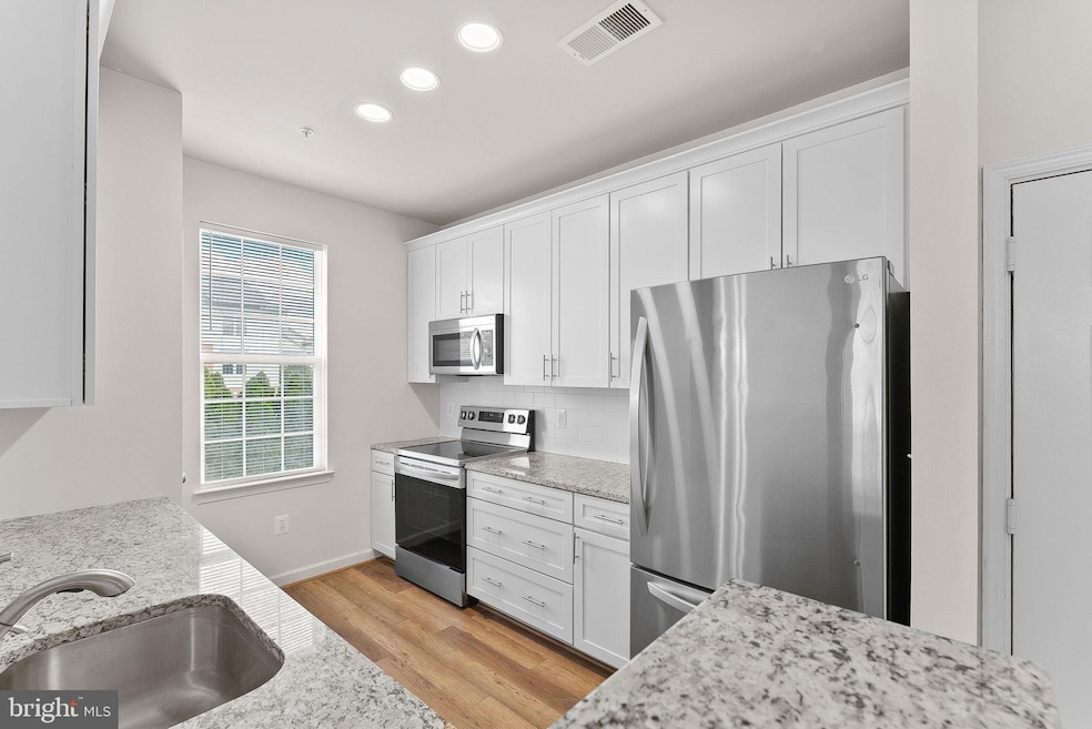 42470 Pennyroyal Square unit 204, Ashburn, VA 20148 - photo 1