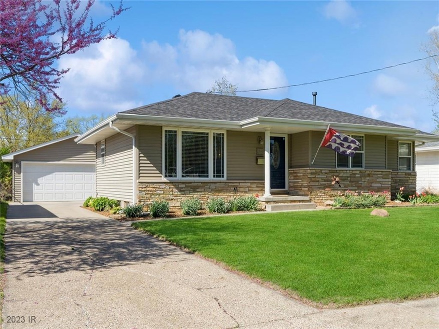 3841 Merced St, Des Moines, IA 50310 - photo 1