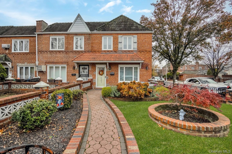 62-02 78th St, Middle Village, NY 11379 - photo 1