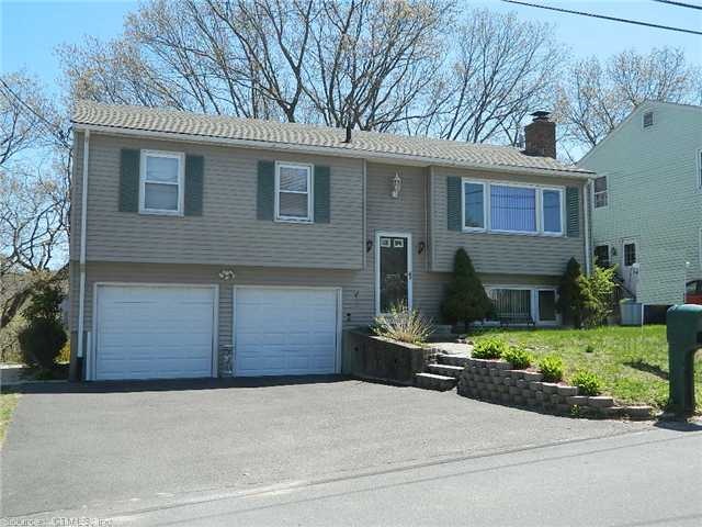 54 Horseshoe Dr, Waterbury, CT 06706 - photo 1