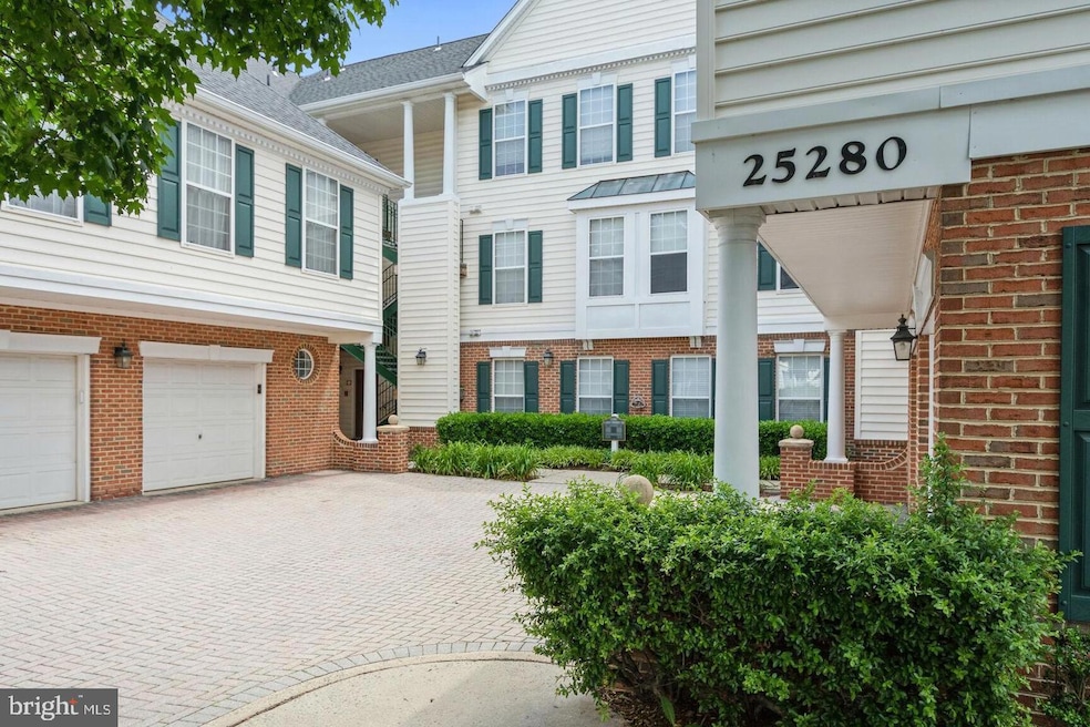 25280 Lake Shore Square unit 304, Chantilly, VA 20152 - photo 1