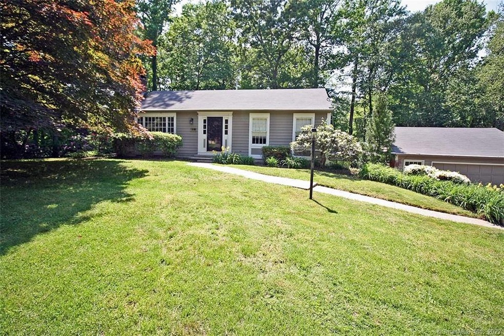 Sun Filled Front Yard 30 Hemlock Terrace Extension