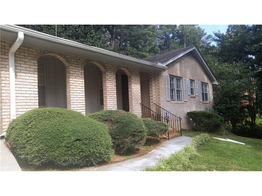 808 Bradford Ct SW, Lilburn, GA 30047 - photo 1