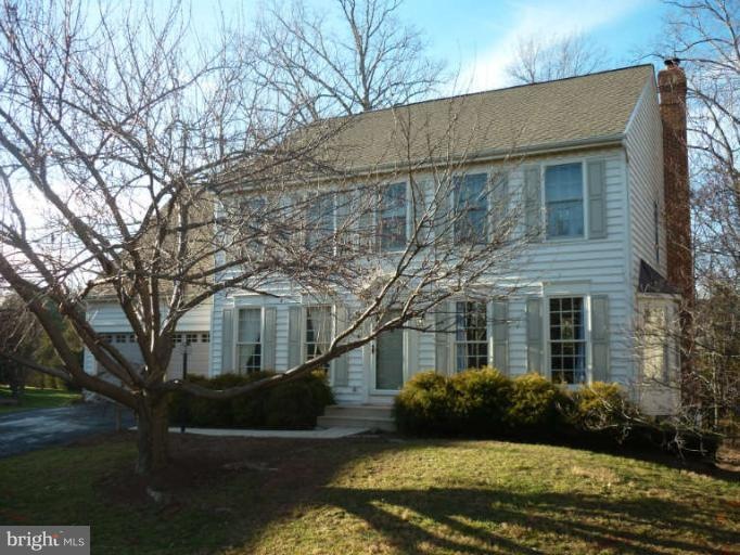 15462 Waters Creek Dr, Centreville, VA 20120 - photo 1