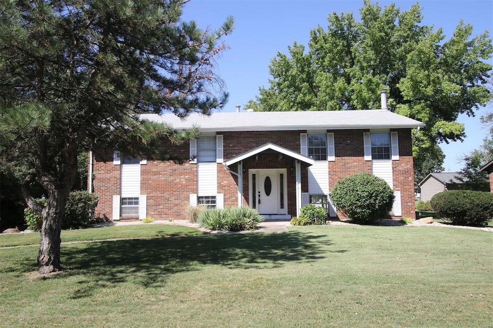 317 Bill Lou Dr, Collinsville, IL 62234 - photo 1