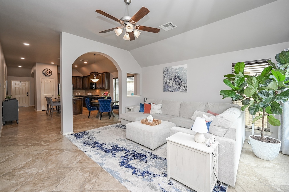 Impressive coffered ceiings and neutral colors thr