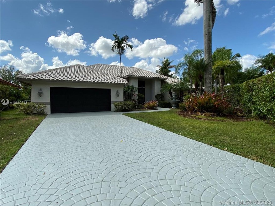 1091 Deerwood Ln, Weston, FL 33326 - photo 1