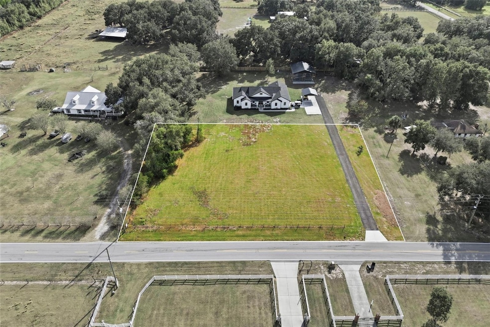 0 W Socrum Loop Rd unit MFRL4957695, Lakeland, FL 33810 - photo 1