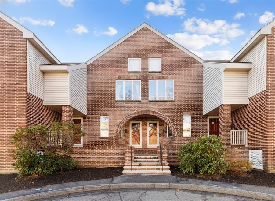 6 Mayfair Ct, Ipswich, MA 01938 - photo 1