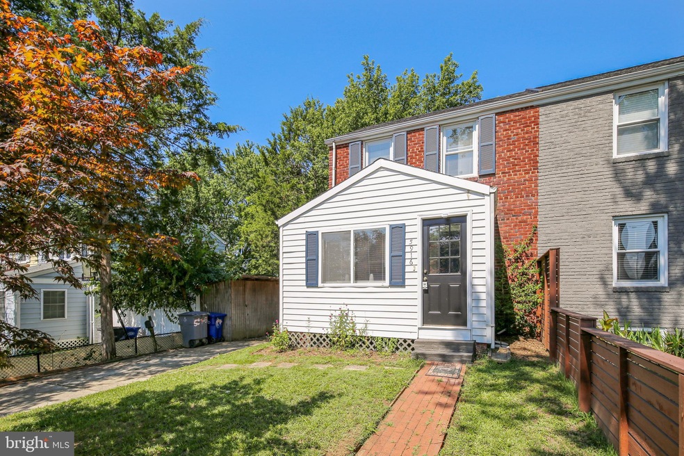 5916 Williamsburg Rd, Alexandria, VA 22303 - photo 1