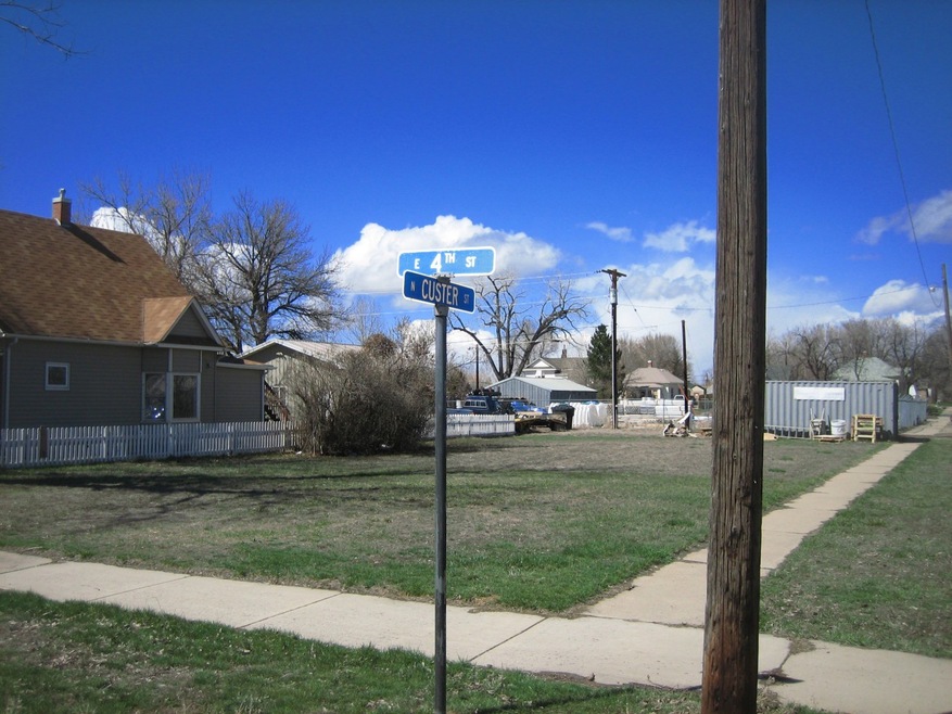 Custer St.