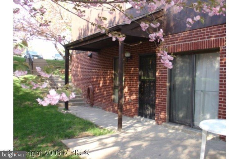 2133 Old Landing Way unit 15-4, Woodbridge, VA 22191 - photo 1