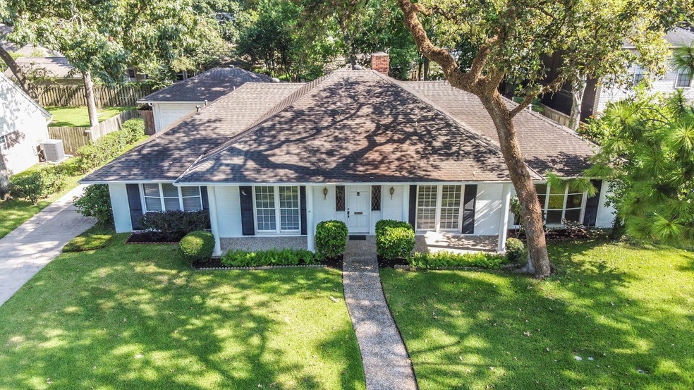 13314 Pebblebrook Dr, Houston, TX 77079 - photo 1