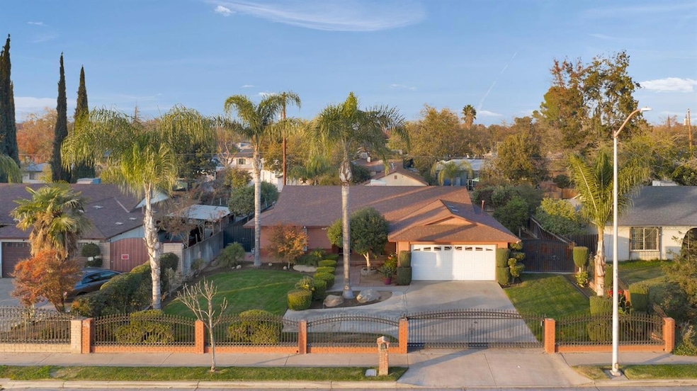 204 W Cesar Chavez Blvd, Fresno, CA 93706 - photo 1