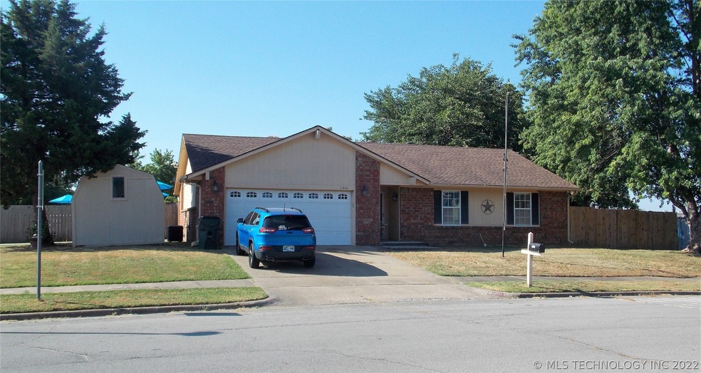11610 E 80th St. N.  Corner lot!