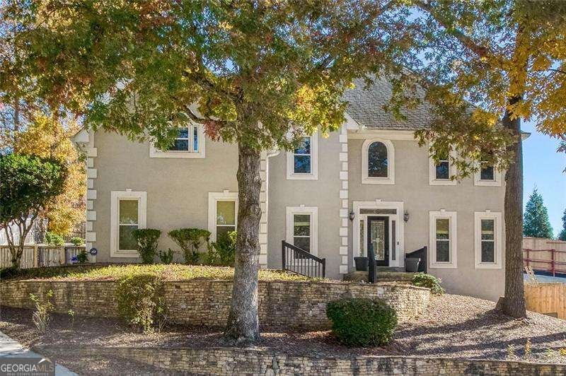 11925 Stradford Wood, Roswell, GA 30076 - photo 1